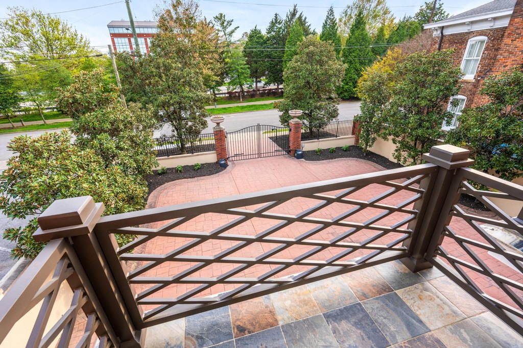 Chattanooga, Tennessee, 37403, United States, 3 Bedrooms Bedrooms, ,3 BathroomsBathrooms,Residential,Forsale,1946638