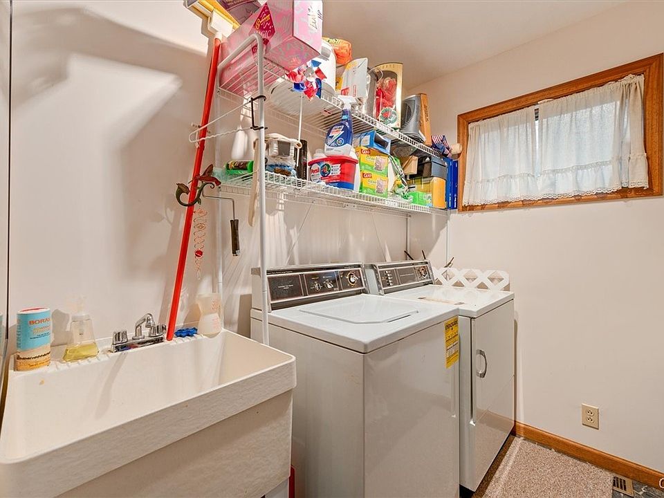 Old Forge, New York, 13420, United States, 4 Bedrooms Bedrooms, ,2 BathroomsBathrooms,Residential,Forsale,1953162