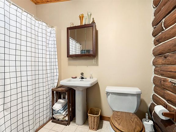 Old Forge, New York, 13420, United States, 3 Bedrooms Bedrooms, ,3 BathroomsBathrooms,Residential,Forsale,1953161
