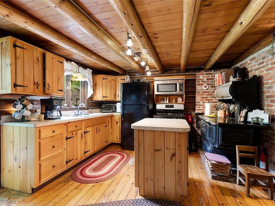 Old Forge, New York, 13420, United States, 3 Bedrooms Bedrooms, ,3 BathroomsBathrooms,Residential,Forsale,1953161
