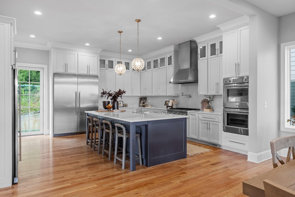 Chattanooga, Tennessee, 37405, United States, 4 Bedrooms Bedrooms, ,5.5 BathroomsBathrooms,Residential,Forsale,1894346