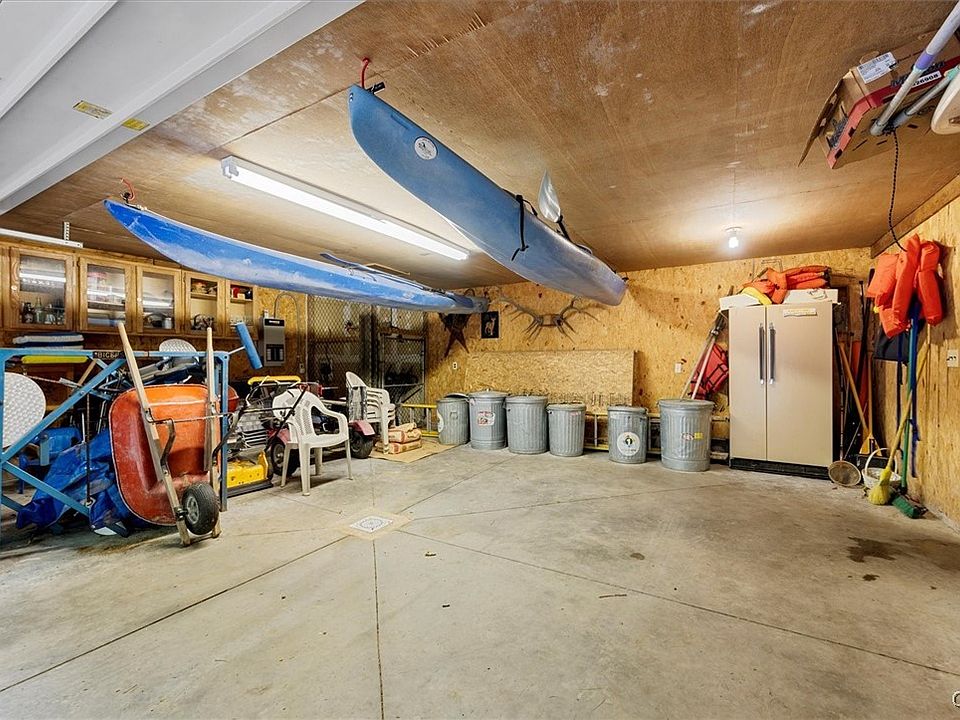 Old Forge, New York, 13420, United States, 8 Bedrooms Bedrooms, ,3 BathroomsBathrooms,Residential,Forsale,1953160