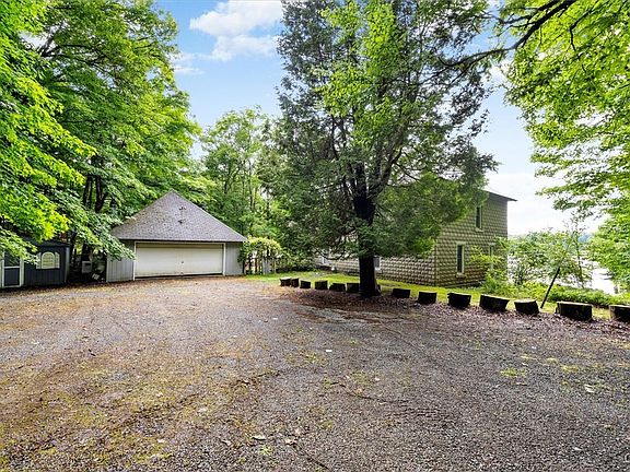 Old Forge, New York, 13420, United States, 8 Bedrooms Bedrooms, ,3 BathroomsBathrooms,Residential,Forsale,1953160