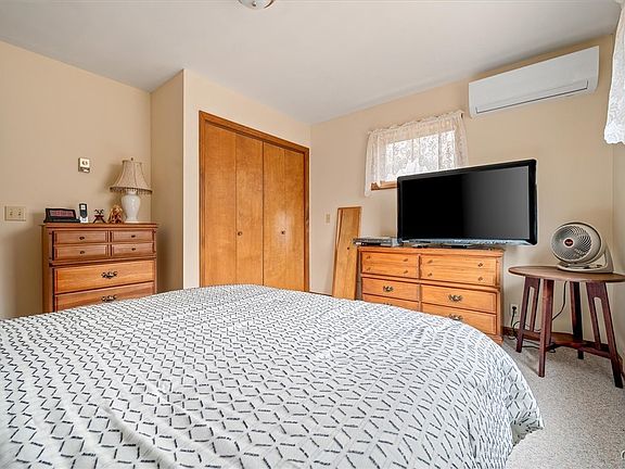 Old Forge, New York, 13420, United States, 4 Bedrooms Bedrooms, ,2 BathroomsBathrooms,Residential,Forsale,1953162