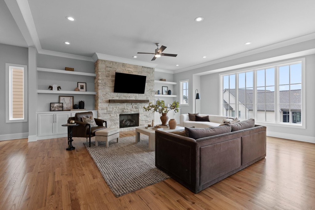 Chattanooga, Tennessee, 37405, United States, 4 Bedrooms Bedrooms, ,5.5 BathroomsBathrooms,Residential,Forsale,1894346