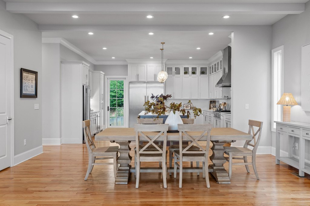 Chattanooga, Tennessee, 37405, United States, 4 Bedrooms Bedrooms, ,5.5 BathroomsBathrooms,Residential,Forsale,1894346