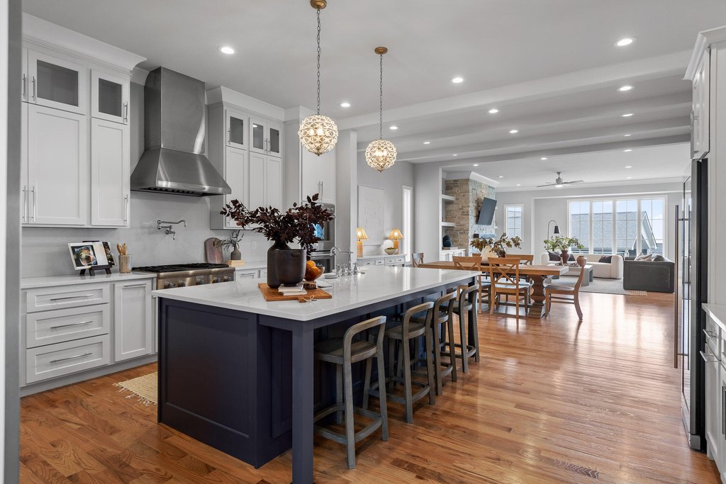 Chattanooga, Tennessee, 37405, United States, 4 Bedrooms Bedrooms, ,5.5 BathroomsBathrooms,Residential,Forsale,1894346