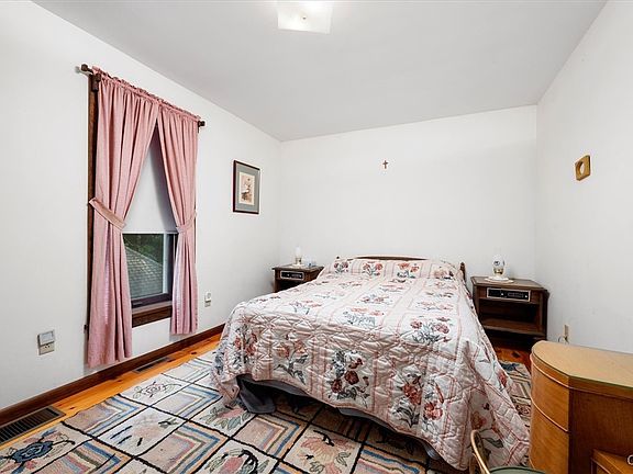 Old Forge, New York, 13420, United States, 8 Bedrooms Bedrooms, ,3 BathroomsBathrooms,Residential,Forsale,1953160