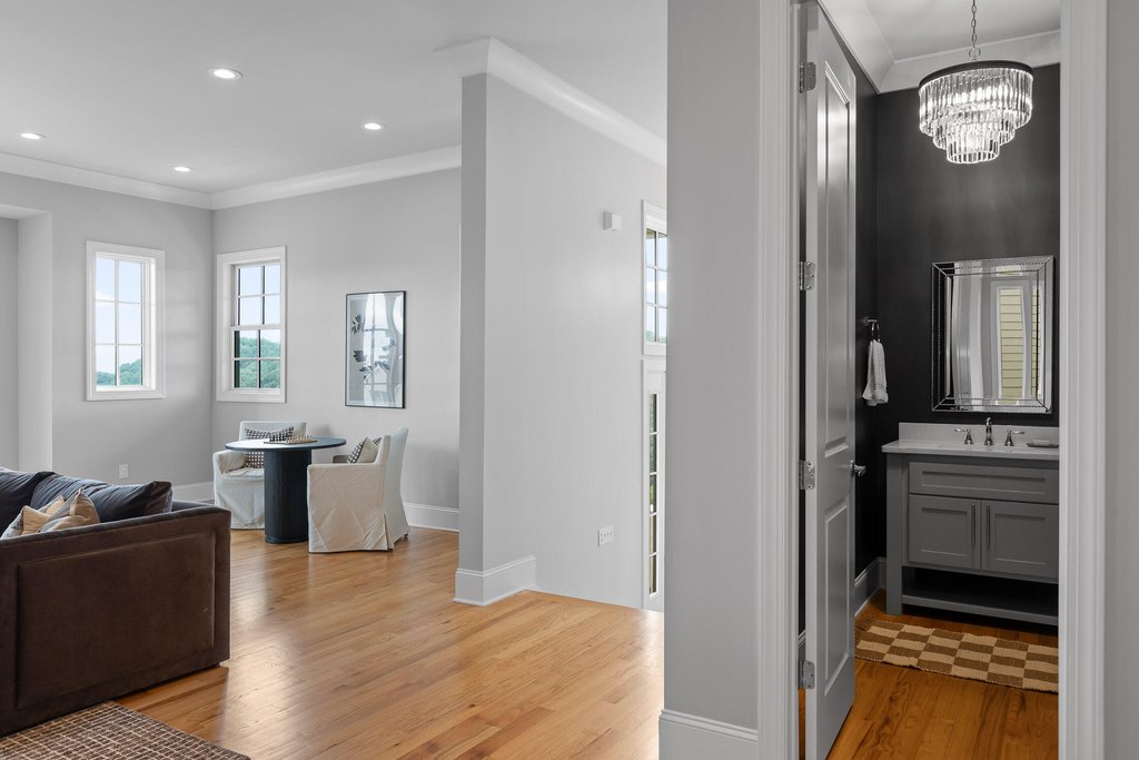 Chattanooga, Tennessee, 37405, United States, 4 Bedrooms Bedrooms, ,5.5 BathroomsBathrooms,Residential,Forsale,1894346