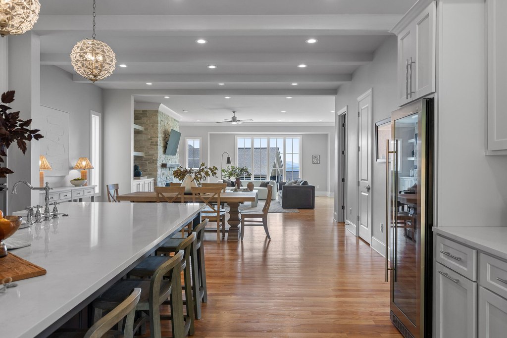 Chattanooga, Tennessee, 37405, United States, 4 Bedrooms Bedrooms, ,5.5 BathroomsBathrooms,Residential,Forsale,1894346