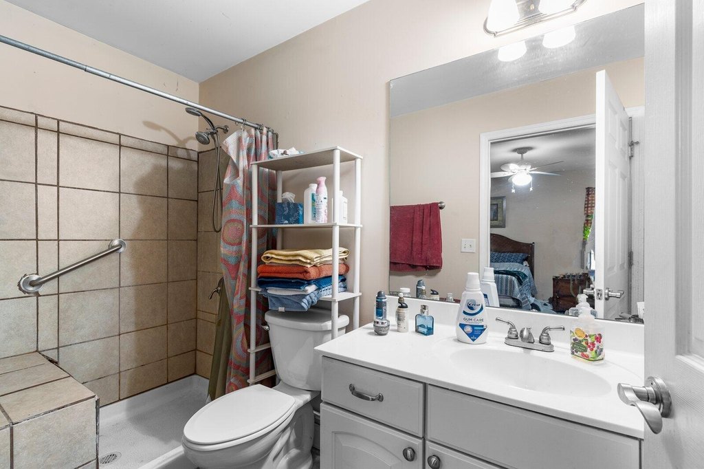 Apison, Tennessee, 37302, United States, 5 Bedrooms Bedrooms, ,4 BathroomsBathrooms,Residential,Forsale,1995301