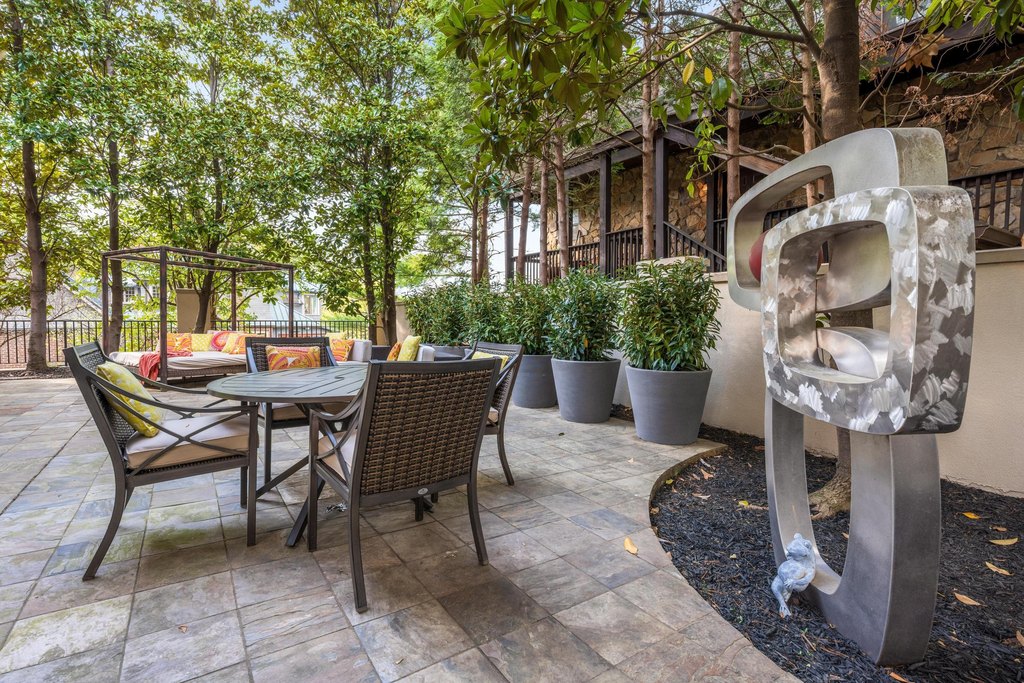 Chattanooga, Tennessee, 37403, United States, 3 Bedrooms Bedrooms, ,3 BathroomsBathrooms,Residential,Forsale,1946638