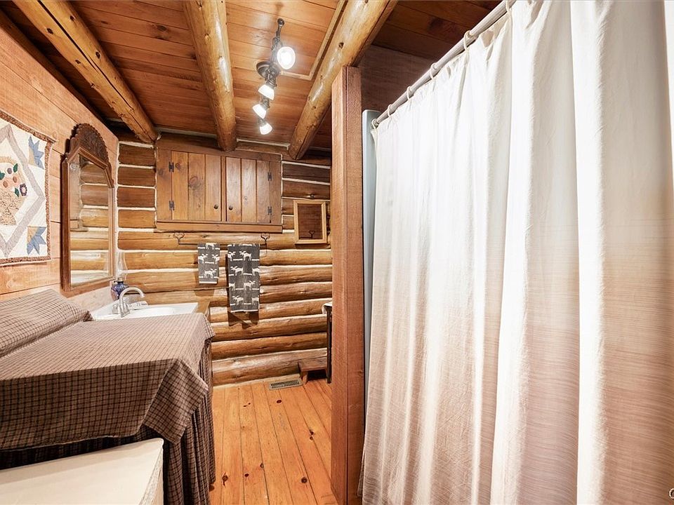 Old Forge, New York, 13420, United States, 3 Bedrooms Bedrooms, ,3 BathroomsBathrooms,Residential,Forsale,1953161