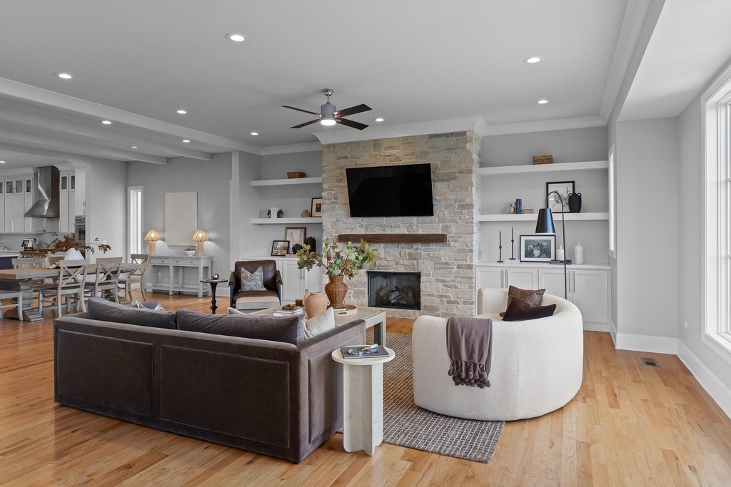 Chattanooga, Tennessee, 37405, United States, 4 Bedrooms Bedrooms, ,5.5 BathroomsBathrooms,Residential,Forsale,1894346