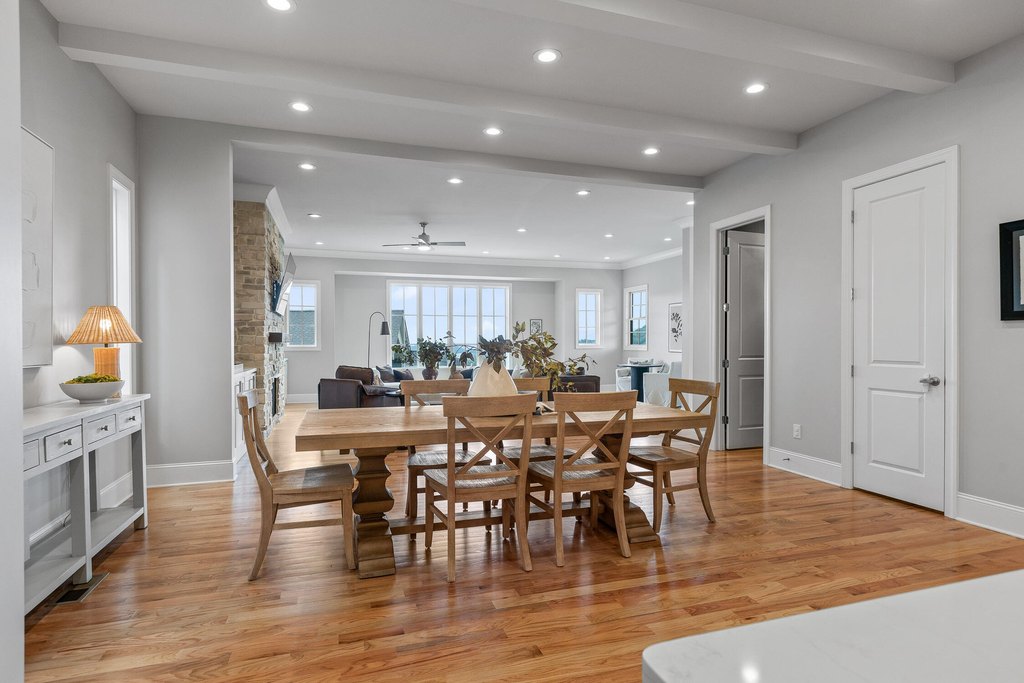 Chattanooga, Tennessee, 37405, United States, 4 Bedrooms Bedrooms, ,5.5 BathroomsBathrooms,Residential,Forsale,1894346