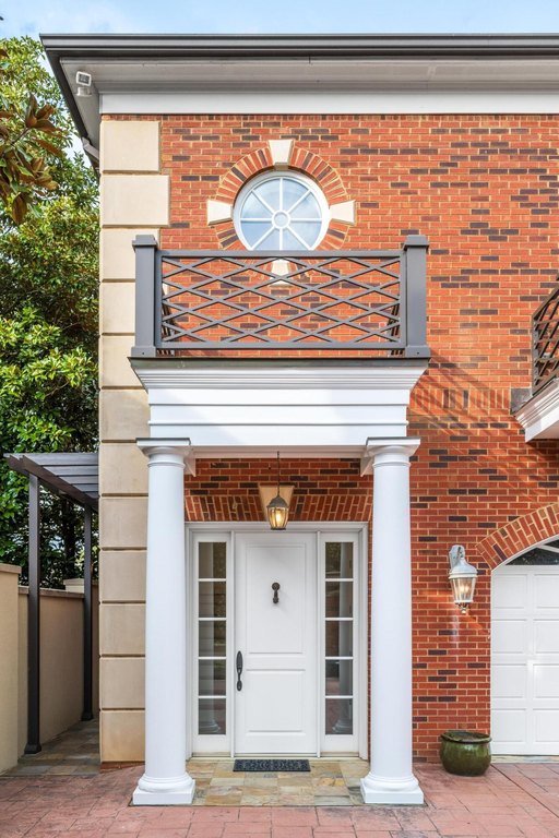 Chattanooga, Tennessee, 37403, United States, 3 Bedrooms Bedrooms, ,3 BathroomsBathrooms,Residential,Forsale,1946638