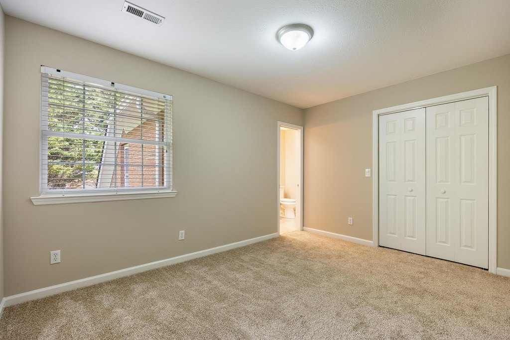 Ringgold, Georgia, 30736, United States, 4 Bedrooms Bedrooms, ,3.5 BathroomsBathrooms,Residential,Forsale,2004679