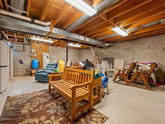 Old Forge, New York, 13420, United States, 4 Bedrooms Bedrooms, ,2 BathroomsBathrooms,Residential,Forsale,1953162