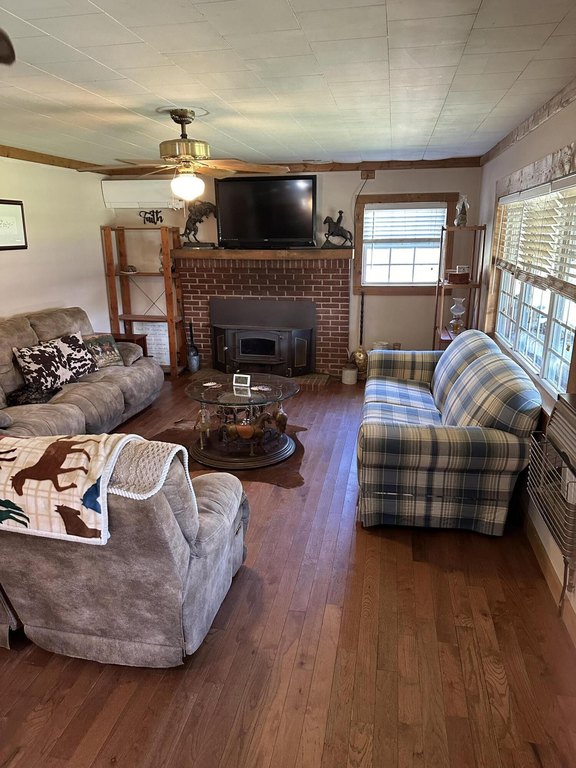 Trion, Georgia, 30753, United States, 3 Bedrooms Bedrooms, ,1 BathroomBathrooms,Residential,Forsale,2004684