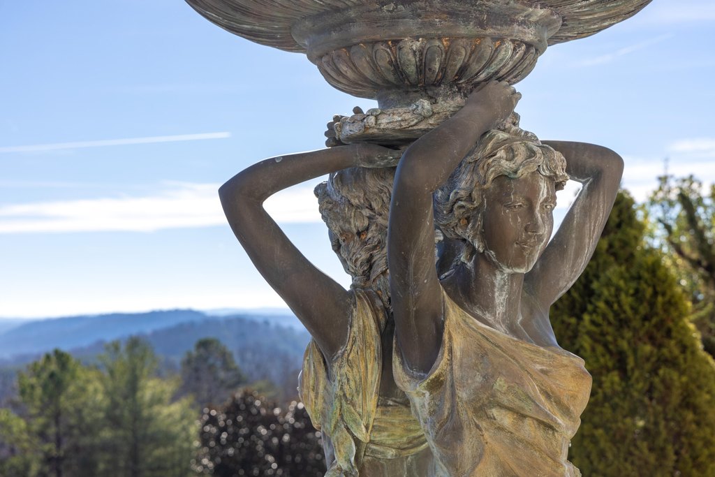 Ooltewah, Tennessee, 37363, United States, 7 Bedrooms Bedrooms, ,8.5 BathroomsBathrooms,Residential,Forsale,2004029