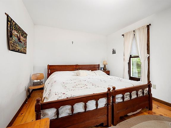 Old Forge, New York, 13420, United States, 8 Bedrooms Bedrooms, ,3 BathroomsBathrooms,Residential,Forsale,1953160