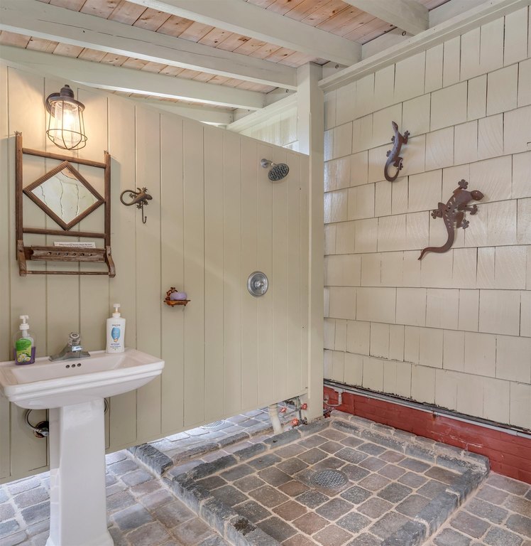 Cape May, New Jersey, 08204, United States, 9 Bedrooms Bedrooms, ,5 BathroomsBathrooms,Residential,Forsale,1967242