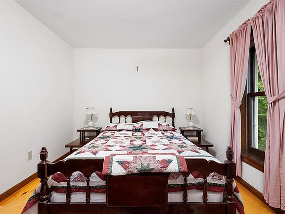 Old Forge, New York, 13420, United States, 8 Bedrooms Bedrooms, ,3 BathroomsBathrooms,Residential,Forsale,1953160