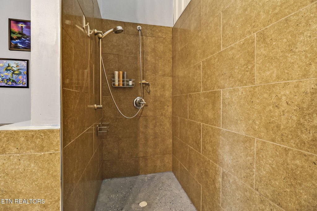 Crossville, Tennessee, 38571, United States, 3 Bedrooms Bedrooms, ,2.5 BathroomsBathrooms,Residential,Forsale,1907865