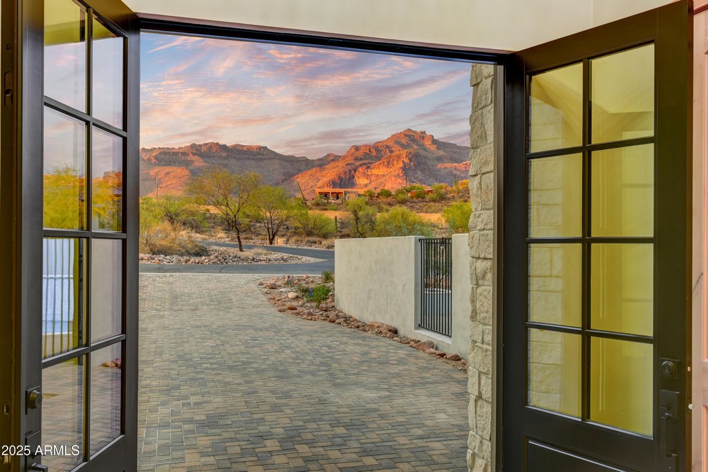 Gold Canyon, Arizona, 85118, United States, 3 Bedrooms Bedrooms, ,4 BathroomsBathrooms,Residential,Forsale,1884333