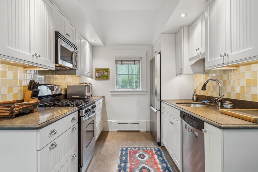 Barnard, Vermont, 05031, United States, 7 Bedrooms Bedrooms, ,7.5 BathroomsBathrooms,Residential,Forsale,1999505