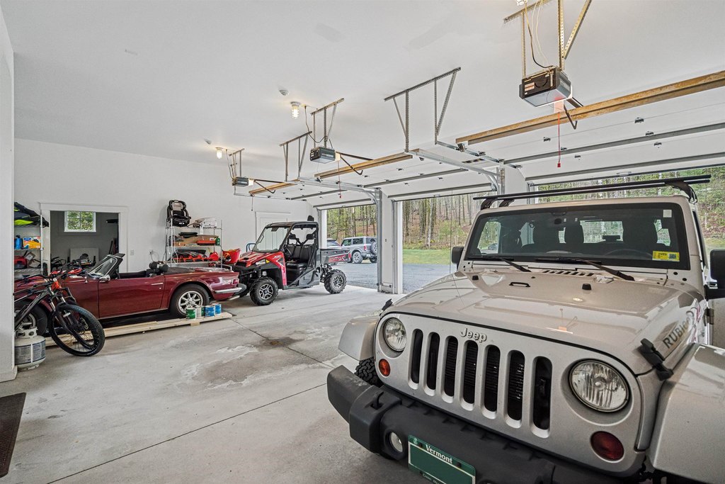 Barnard, Vermont, 05031, United States, 7 Bedrooms Bedrooms, ,7.5 BathroomsBathrooms,Residential,Forsale,1999505