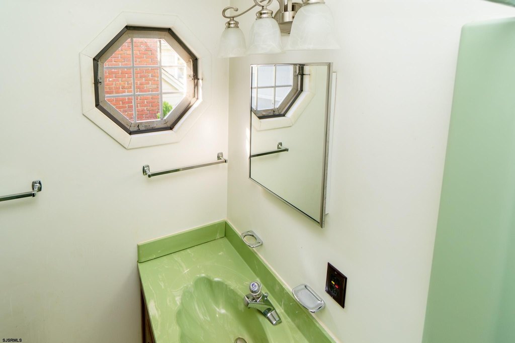 Linwood, New Jersey, 08221, United States, 5 Bedrooms Bedrooms, ,3.5 BathroomsBathrooms,Residential,Forsale,1994000