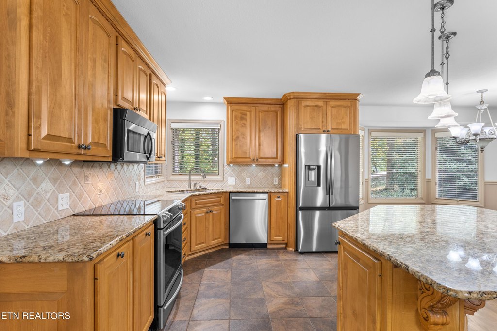 Loudon, Tennessee, 37774, United States, 4 Bedrooms Bedrooms, ,3 BathroomsBathrooms,Residential,Forsale,1971863