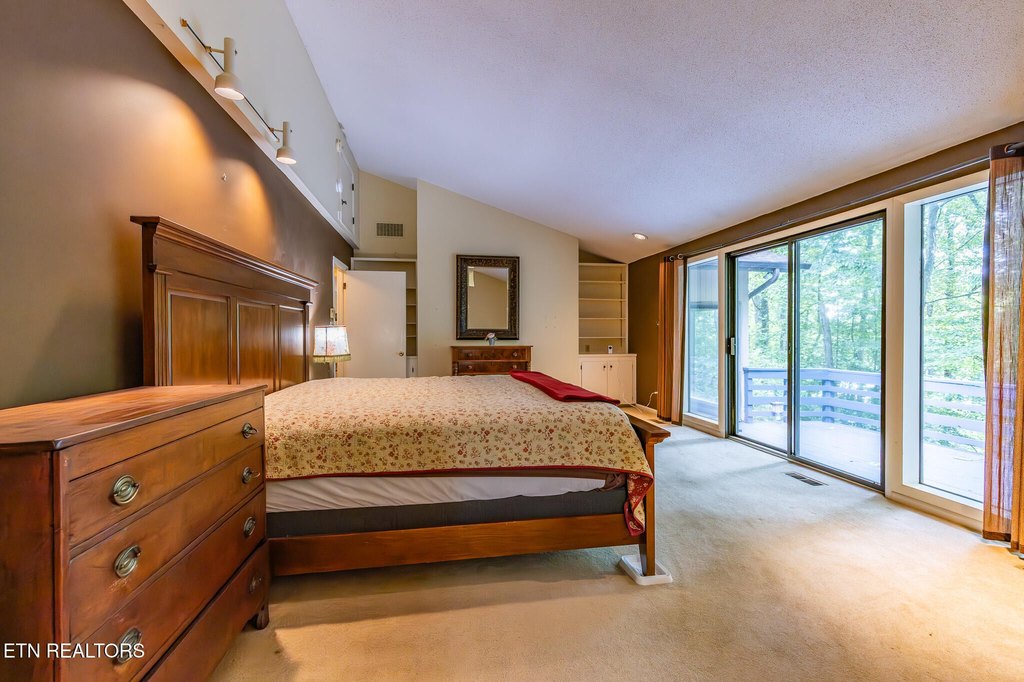 Knoxville, Tennessee, 37919, United States, 4 Bedrooms Bedrooms, ,3.5 BathroomsBathrooms,Residential,Forsale,1893800