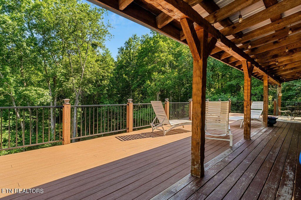 Lenoir City, Tennessee, 37771, United States, 4 Bedrooms Bedrooms, ,3.5 BathroomsBathrooms,Residential,Forsale,1960213