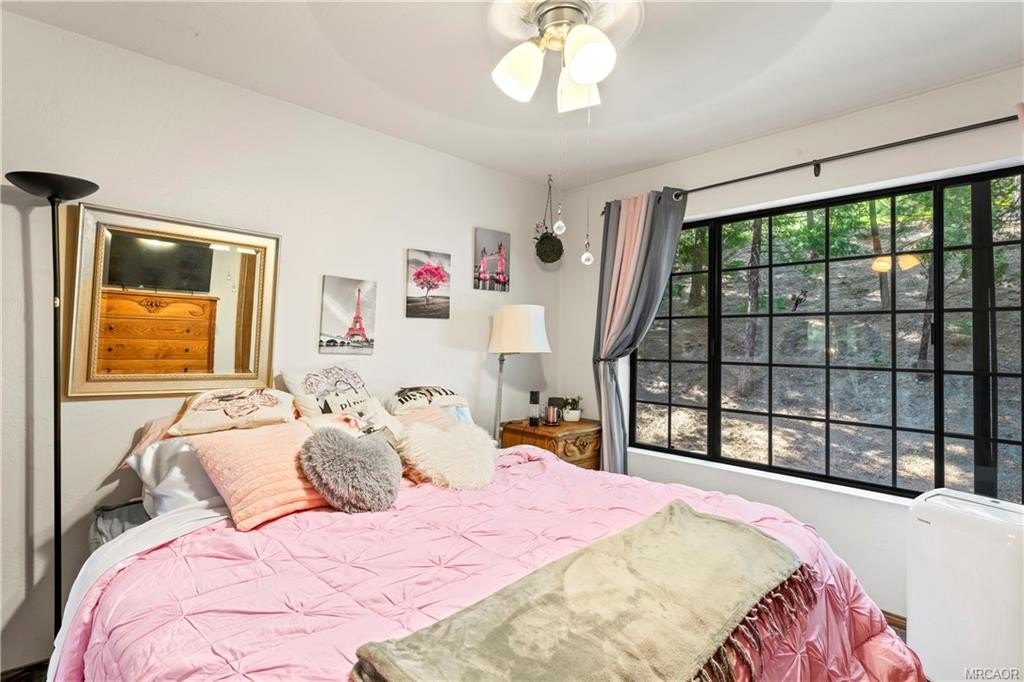 Lake Arrowhead, California, 92352, United States, 3 Bedrooms Bedrooms, ,3 BathroomsBathrooms,Residential,Forsale,1953303
