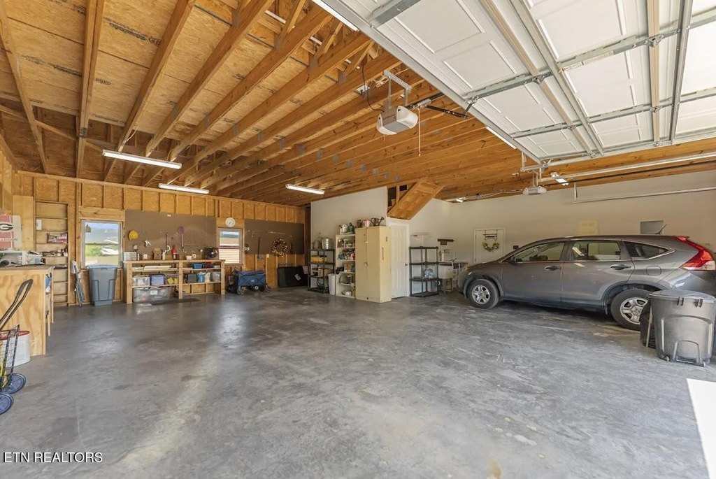 Pikeville, Tennessee, 37367, United States, 4 Bedrooms Bedrooms, ,3.5 BathroomsBathrooms,Residential,Forsale,1886011