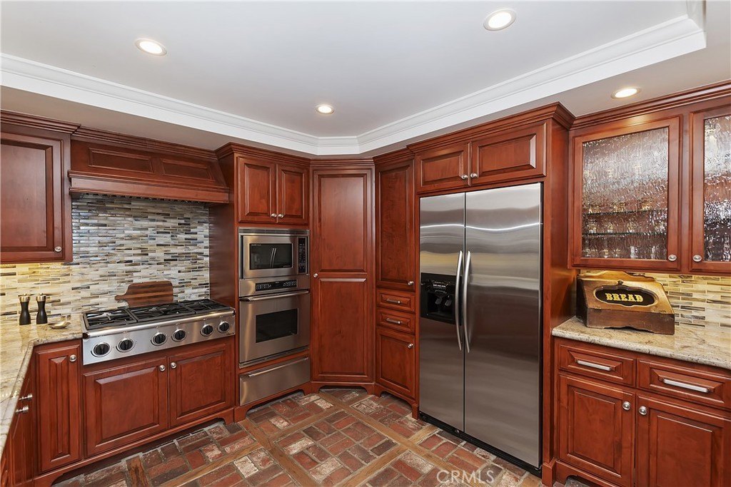 Lake Arrowhead, California, 92352, United States, 4 Bedrooms Bedrooms, ,4 BathroomsBathrooms,Residential,Forsale,2004002