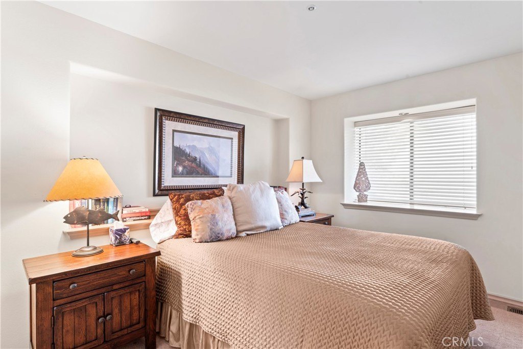 Lake Arrowhead, California, 92352, United States, 4 Bedrooms Bedrooms, ,2.5 BathroomsBathrooms,Residential,Forsale,1946613