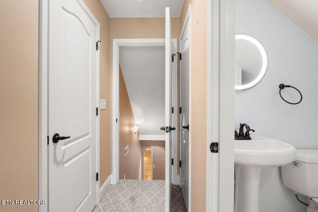 Loudon, Tennessee, 37774, United States, 3 Bedrooms Bedrooms, ,3 BathroomsBathrooms,Residential,Forsale,1893719