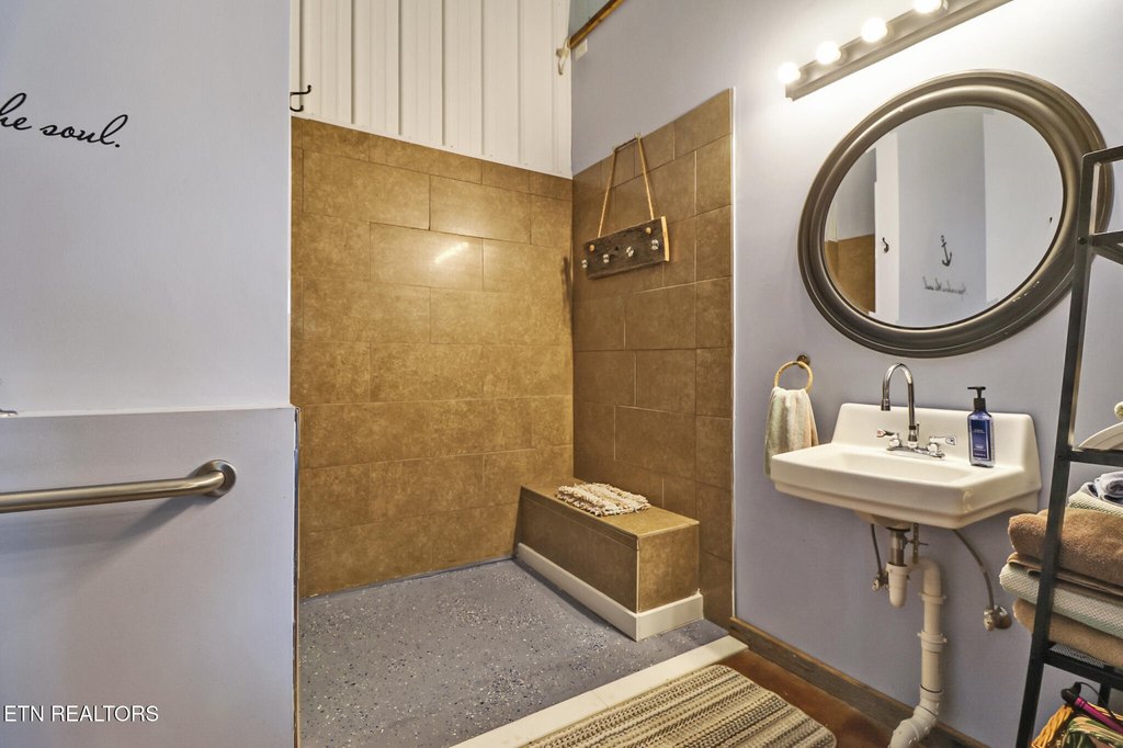 Crossville, Tennessee, 38571, United States, 3 Bedrooms Bedrooms, ,2.5 BathroomsBathrooms,Residential,Forsale,1907865