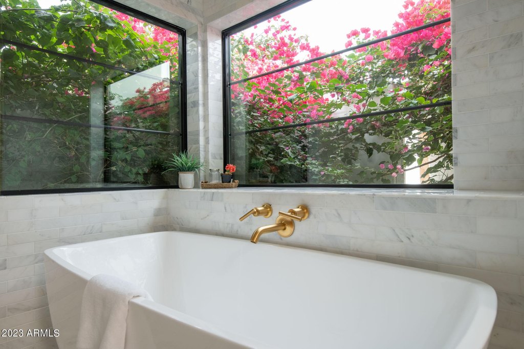 Scottsdale, Arizona, 85254, United States, 5 Bedrooms Bedrooms, ,4.5 BathroomsBathrooms,Residential,Forsale,2004052