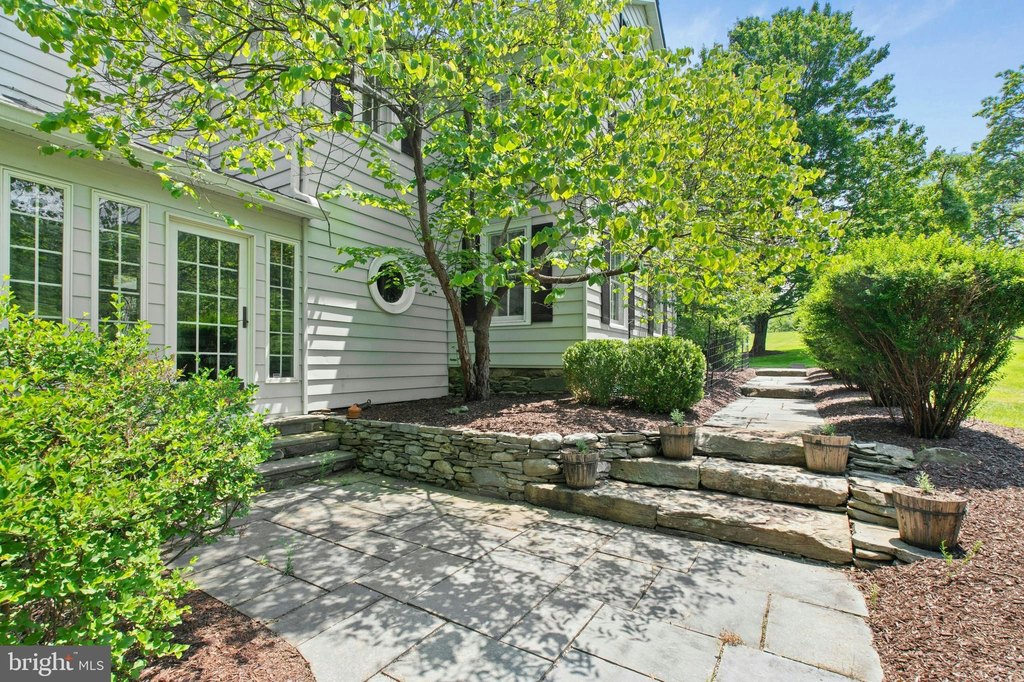 EAST STROUDSBURG, Pennsylvania, 18302, United States, 4 Bedrooms Bedrooms, ,4.5 BathroomsBathrooms,Residential,Forsale,1971847