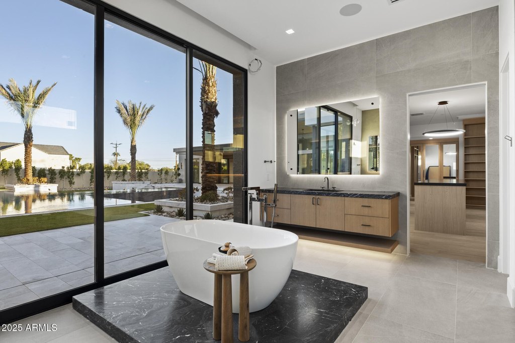 Scottsdale, Arizona, 85254, United States, 6 Bedrooms Bedrooms, ,6.5 BathroomsBathrooms,Residential,Forsale,2004934