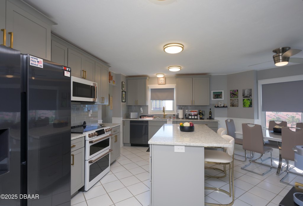 Daytona Beach Shores, Florida, 32118, United States, 3 Bedrooms Bedrooms, ,3 BathroomsBathrooms,Residential,Forsale,1990068