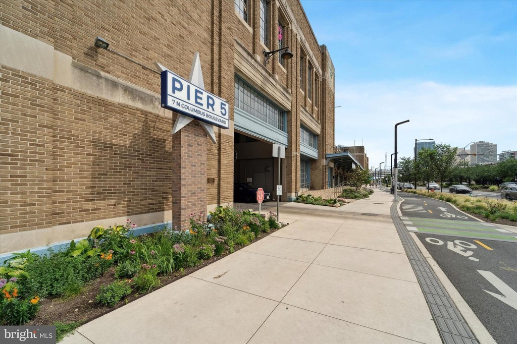 PHILADELPHIA, Pennsylvania, 19106, United States, 2 Bedrooms Bedrooms, ,2.5 BathroomsBathrooms,Residential,Forsale,2004202