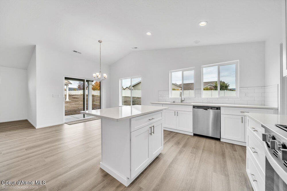 Post Falls, Idaho, 83854, United States, 3 Bedrooms Bedrooms, ,2 BathroomsBathrooms,Residential,Forsale,1984587