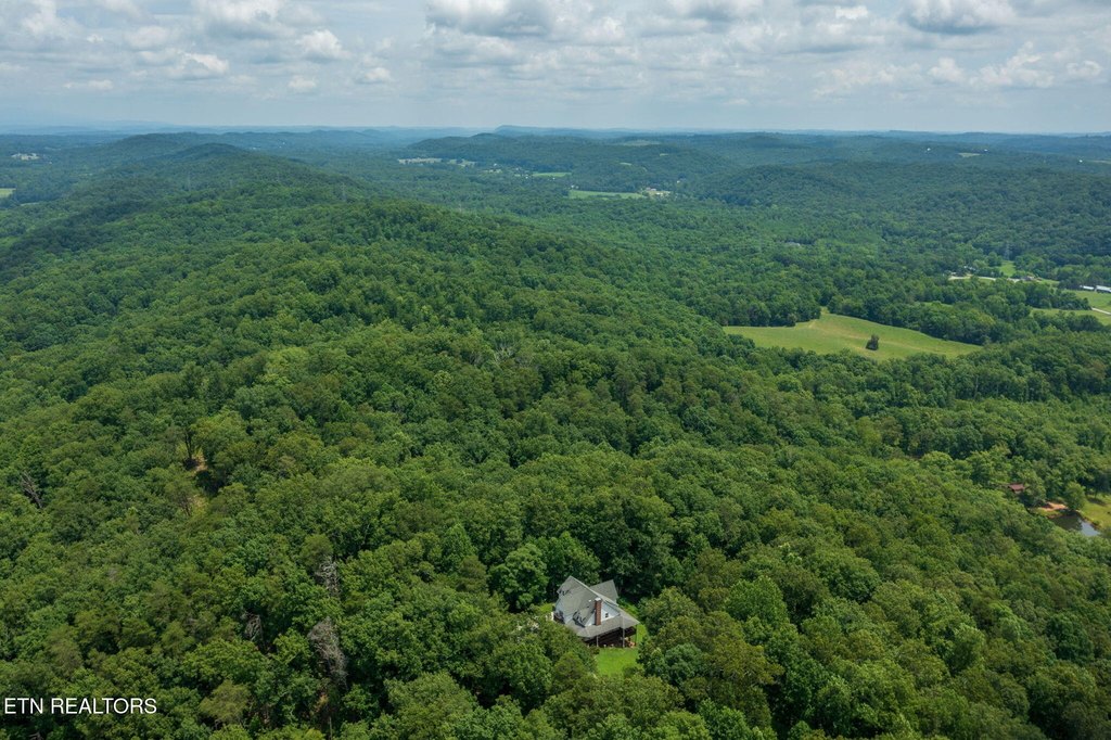 Kingston, Tennessee, 37763, United States, 4 Bedrooms Bedrooms, ,3.5 BathroomsBathrooms,Residential,Forsale,1893802