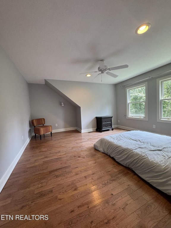 Kingston, Tennessee, 37763, United States, 4 Bedrooms Bedrooms, ,3.5 BathroomsBathrooms,Residential,Forsale,1893802