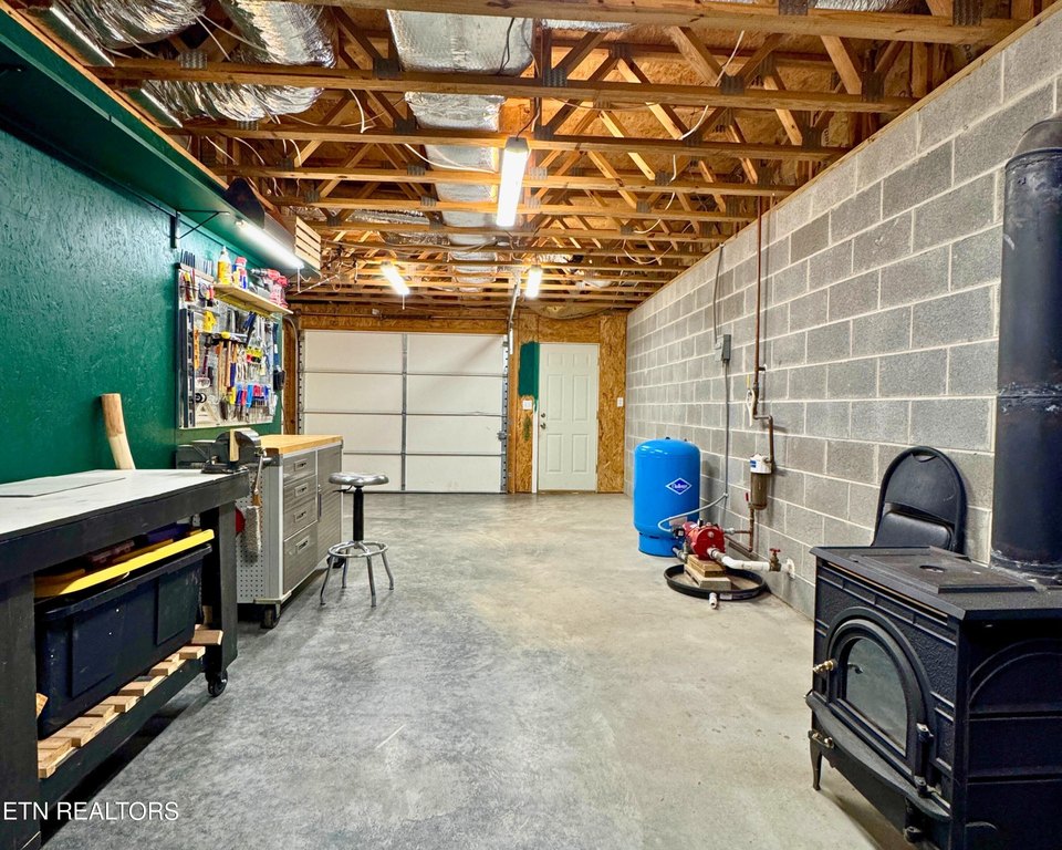 Kingston, Tennessee, 37763, United States, 4 Bedrooms Bedrooms, ,3.5 BathroomsBathrooms,Residential,Forsale,1893802